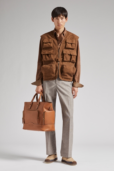 مجموعة Tod’s الرجالية لربيع وصيف 2020... تصاميم خفيفة بجودة عالية